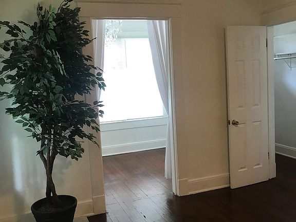 Walk-in closet, crown molding