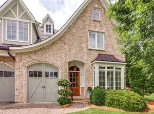 11 Granville Oaks Ct, Greensboro, NC 27408