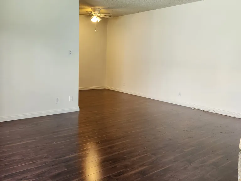 11921 Kiowa Ave #6 — Photo 2
