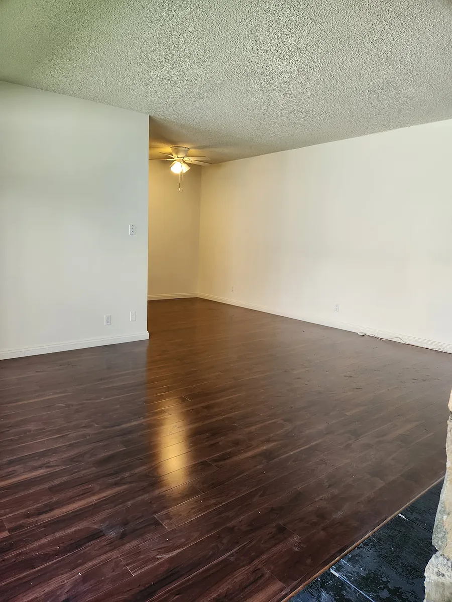 Building Photo - 11921 Kiowa Ave #6