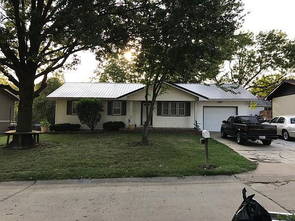 5th image of 1807 Teal Dr