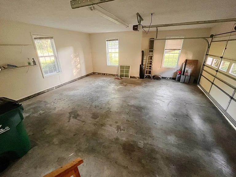 511 Owens St — Photo 13