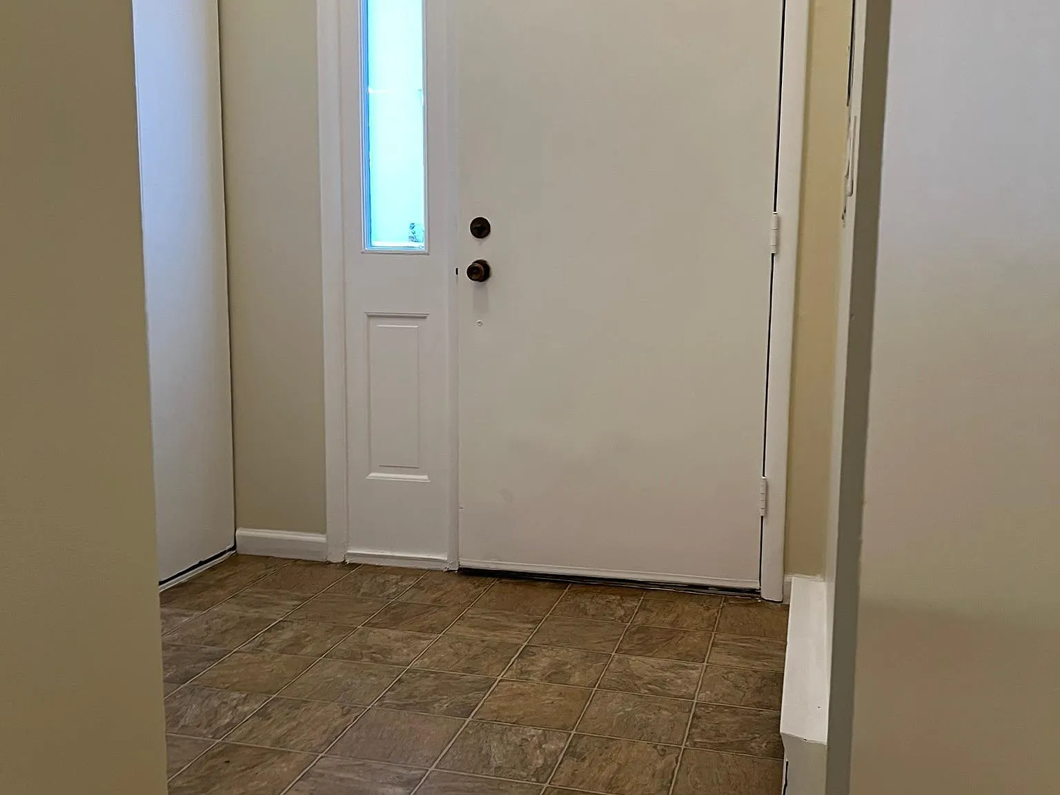 131 Point Of Woods Dr — Photo 2