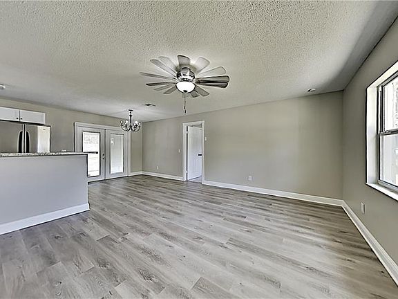 5th image of 530 N Sparkman Ave
