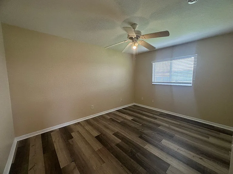 1137 NW Juanita Pl — Photo 11
