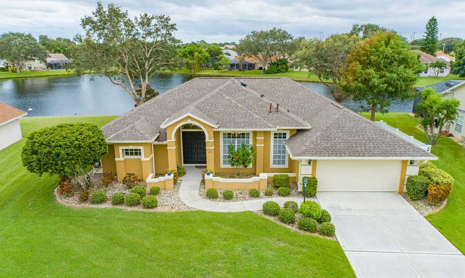1st image of 415 Vizcaya Ct