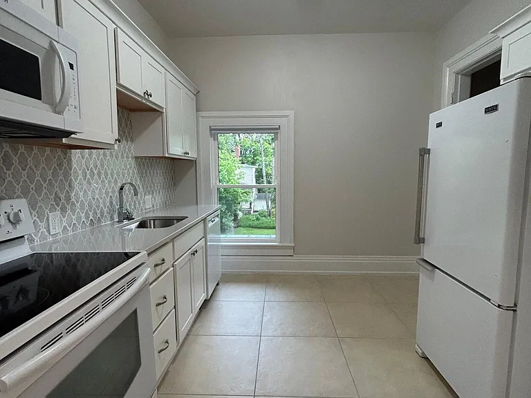146 Maple Ave — Photo 14
