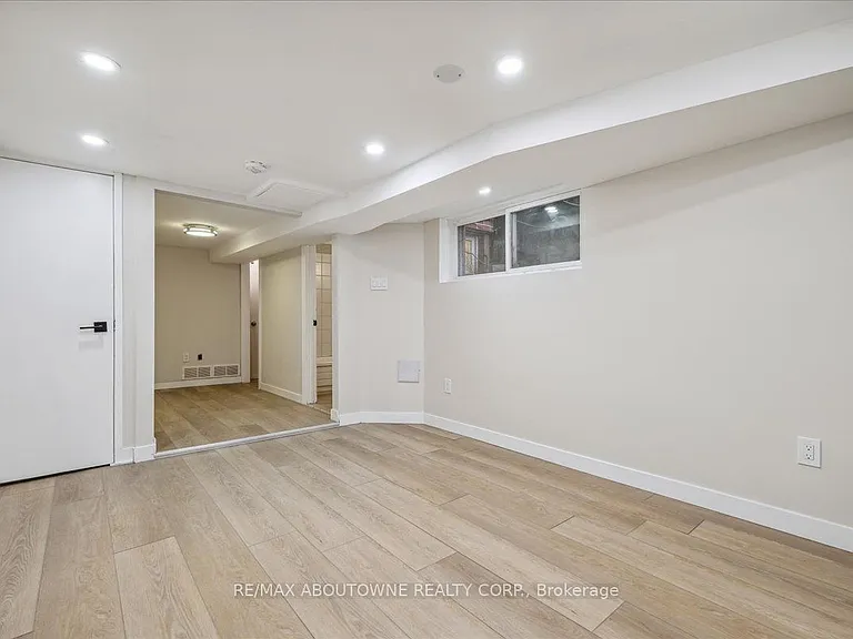 112 Claremont St #BASEMENT — Photo 10