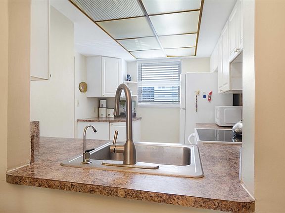 5th image of 111 Royal Park Drive #2B