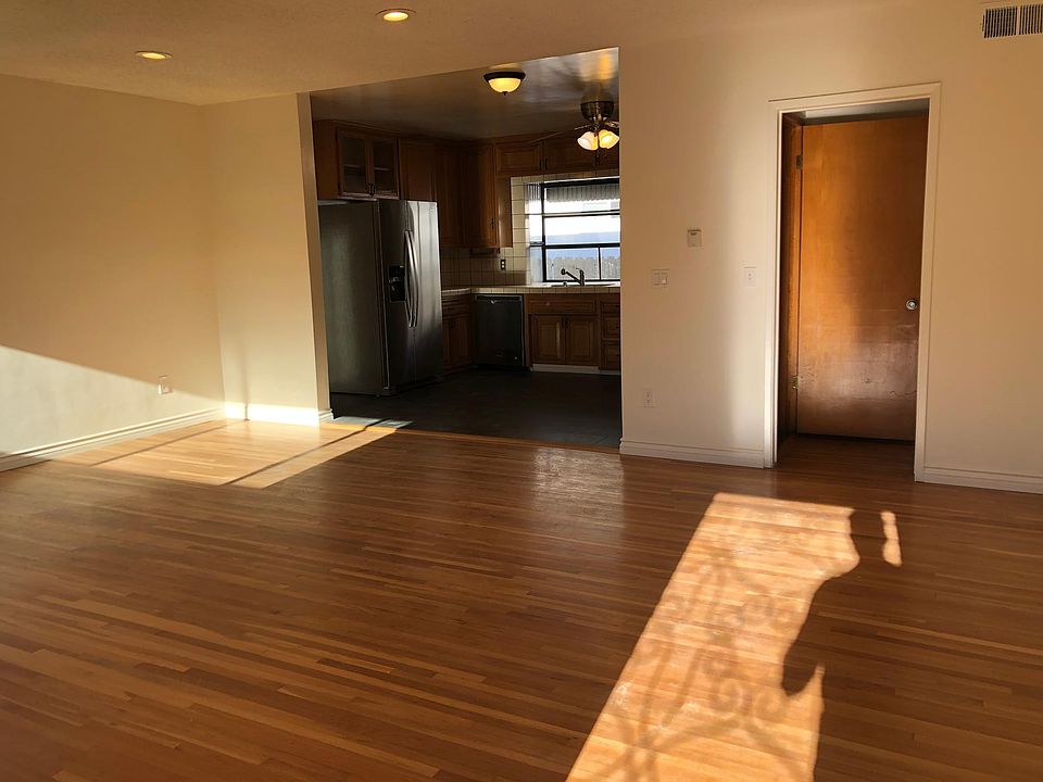 1st image of 2312 Wellesley Ave #B