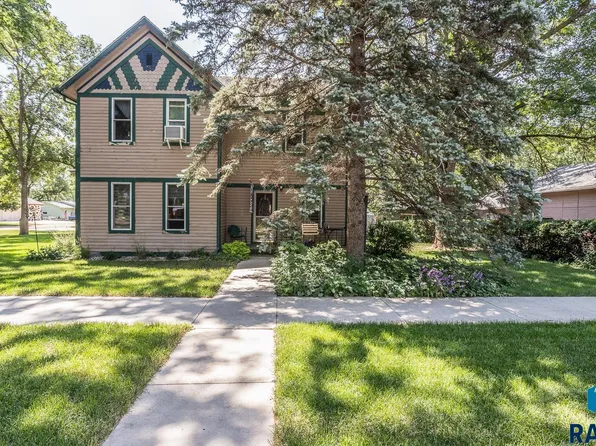 701 Dakota Ave, Hurley, SD 57036