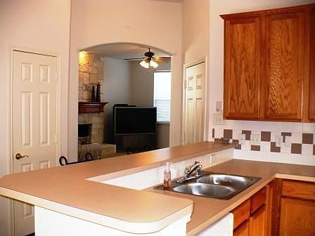 5th image of 1623 Briarhollow Ct