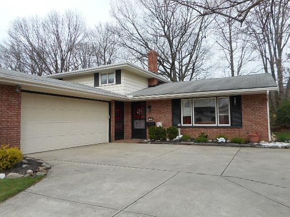 2nd image of 7403 Pinewood Dr