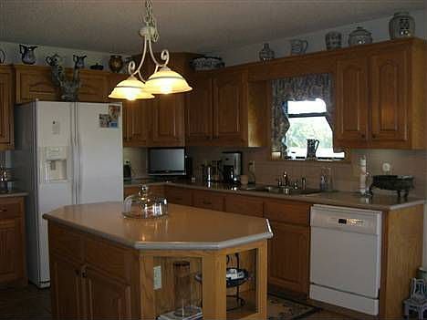 3rd image of 142 County Road 2619