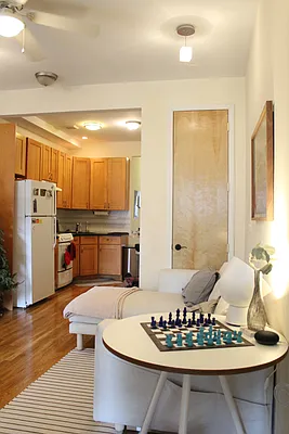 Rented by R New York | media 2