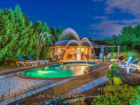 4th image of 776 Woodland Acres Cres