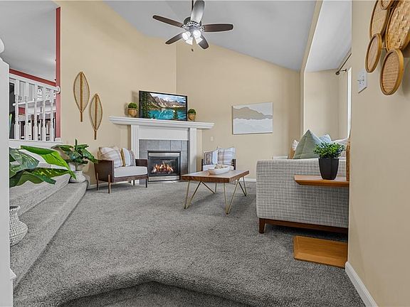 4th image of 713 E 14th Ter