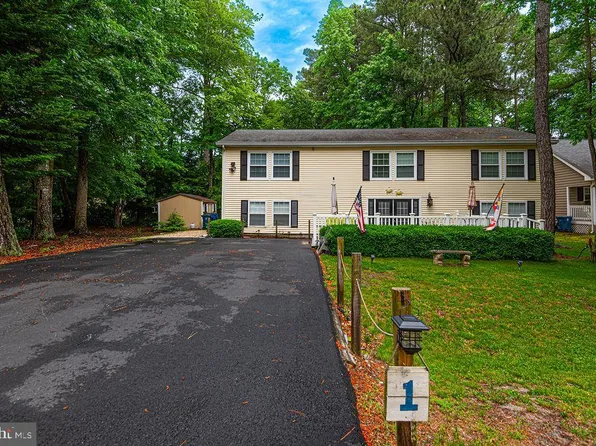 1 Quarter Staff Pl, Ocean Pines, MD 21811