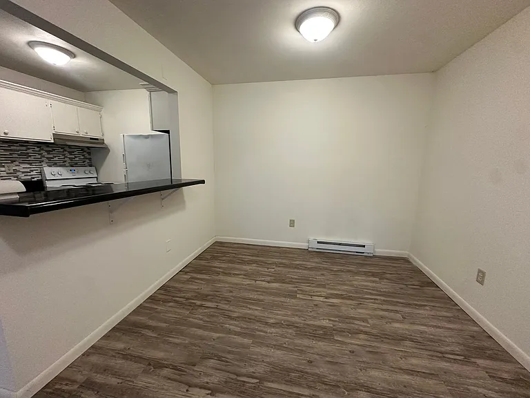 University Park Apartments near Cornell University — Photo 168
