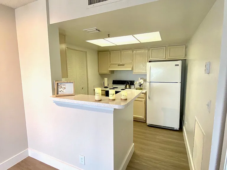 Legacy Lakeview — Photo 9