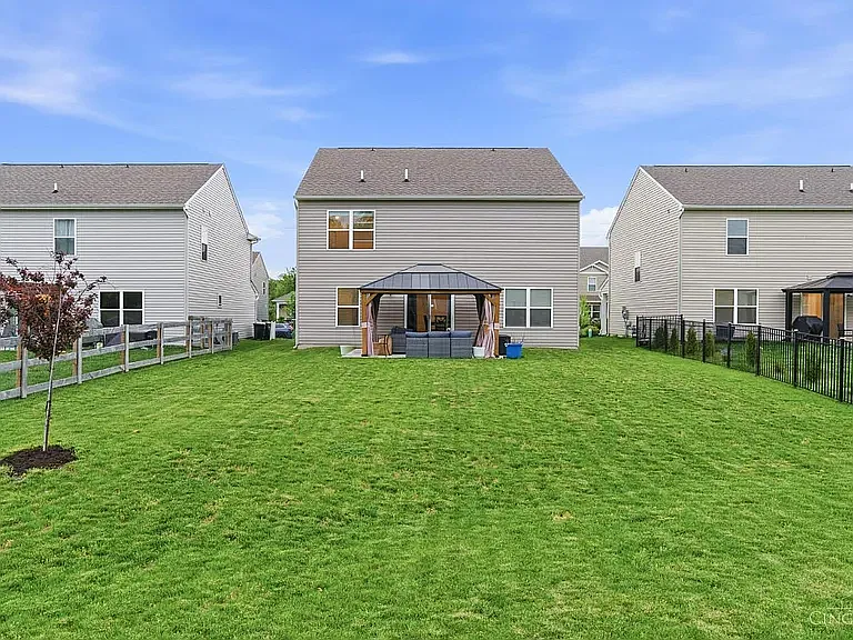 5049 Lakeview Dr — Photo 7