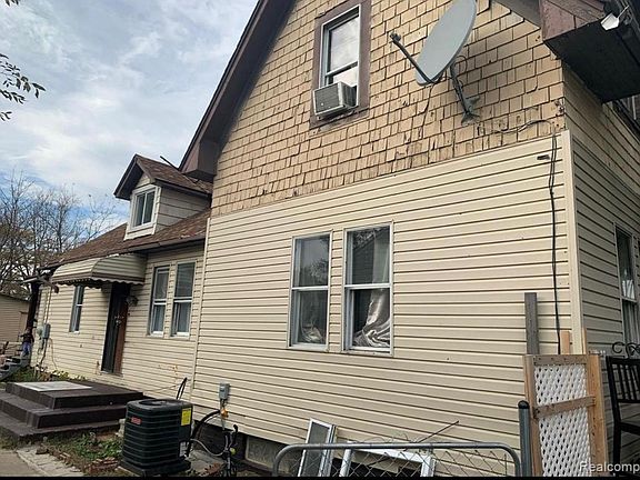 2nd image of 6775 Winthrop St