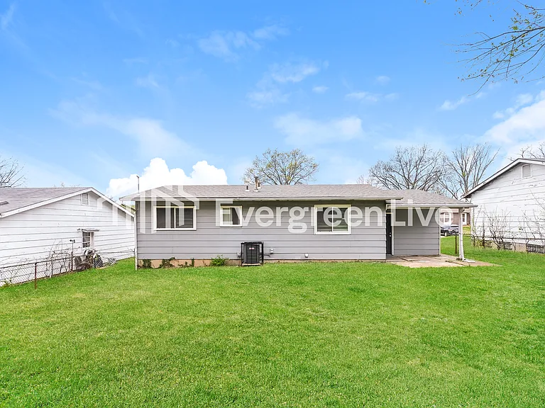 11494 Altozano Ln — Photo 15