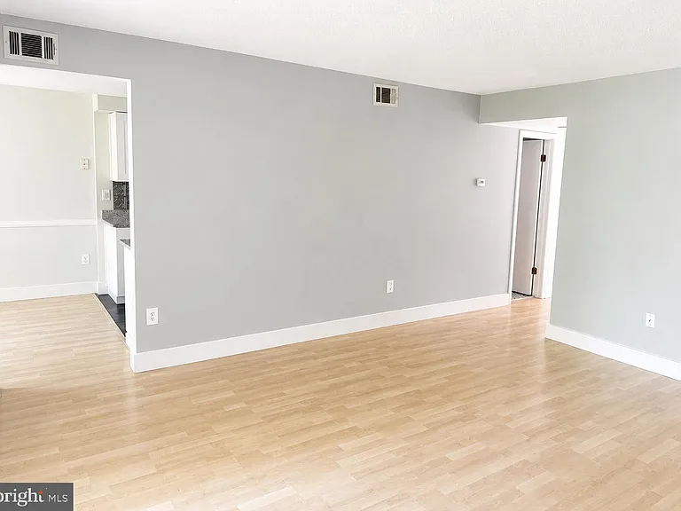 20208 Shipley Ter #302 — Photo 2