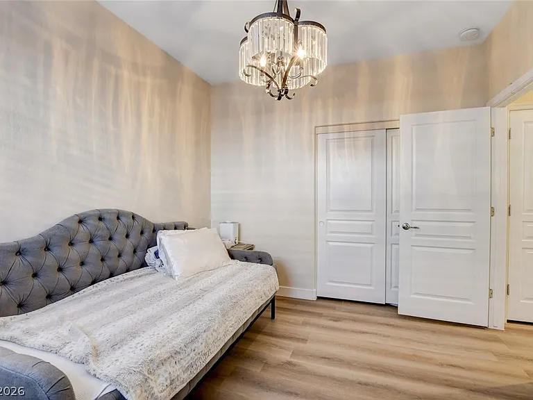 2649 Rue Marquette Ave — Photo 36