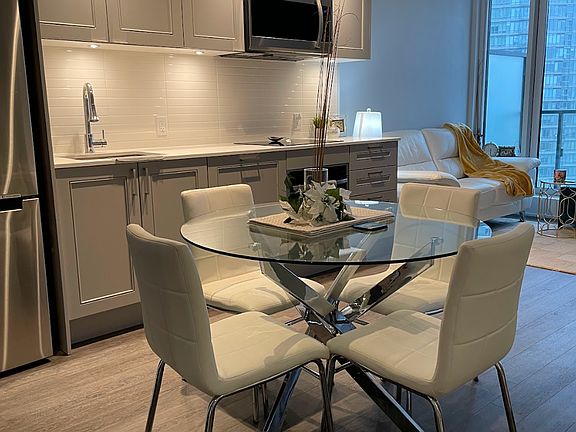 4th image of 1926 Lake Shore Blvd W #1201