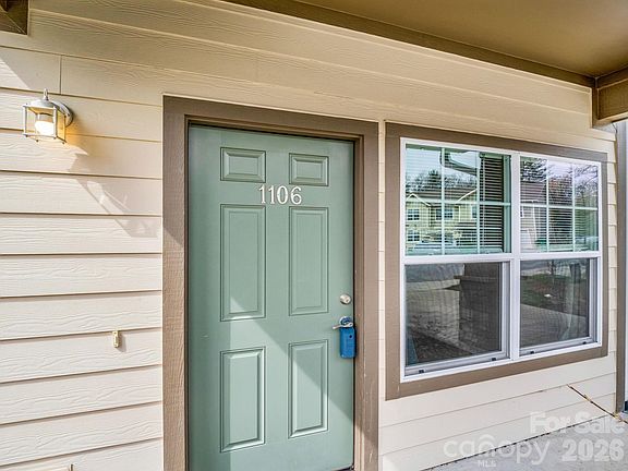 3rd image of 1106 Lynwood Forest Rd