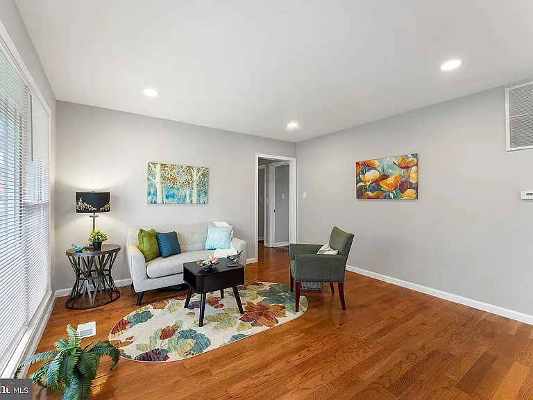 2711 Edfeldt Dr — Photo 4