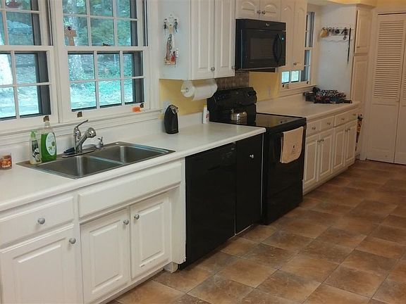 5th image of 2 Cape Charles Dr