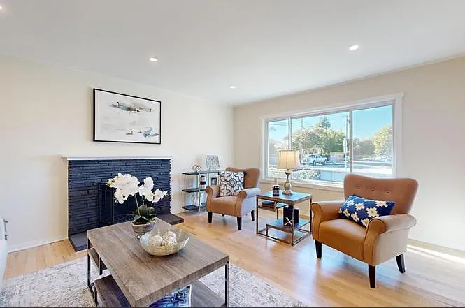 Short term 3-Bedroom 1.5 Bath Home in Redwood City — Photo 2
