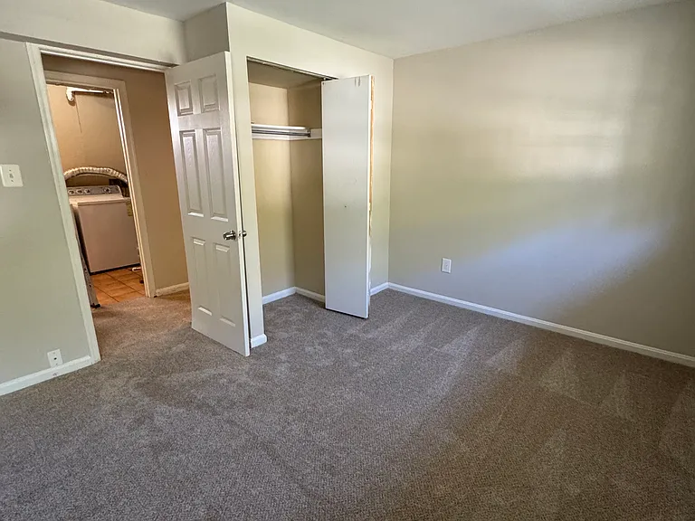 8505 Cherry Heights Ct — Photo 33