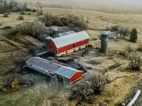 E5190 Sand Hill Rd, Reedsburg, WI 53959