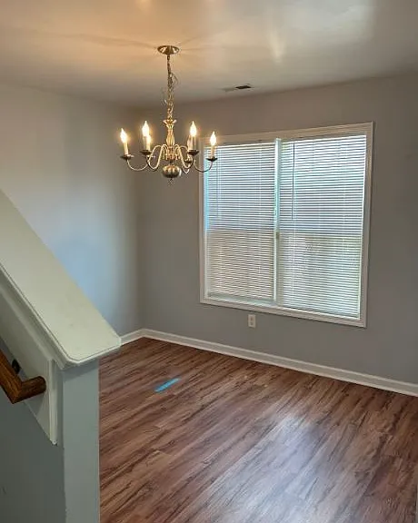 117 Roanoke Dr — Photo 3
