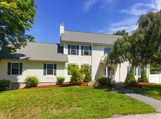 52 Kildeer Ln, Lowell, MA 01852