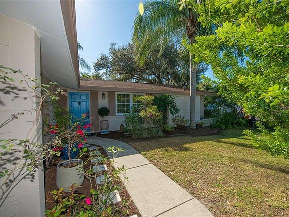 2nd image of 2534 Moorings Ln