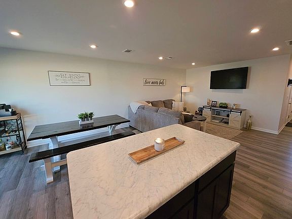 5th image of 406 Deer Meadow Ln