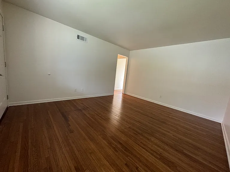 316 Brookpark Dr — Photo 3