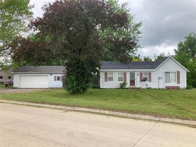 1403 W 3rd St, Vinton, IA, 52349
