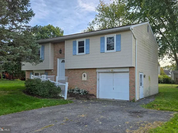 2322 Hershey Ave, East Petersburg, PA 17520