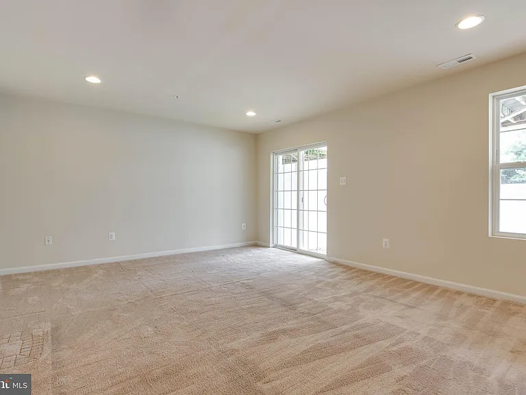 1022 Linden Dr — Photo 44
