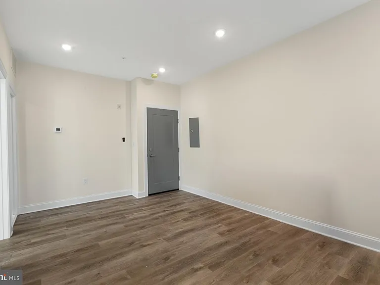 511 Gorgas Ln #C — Photo 3