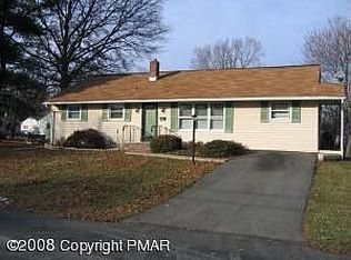 1760 Rosebriar Ln, Stroudsburg, PA 18360