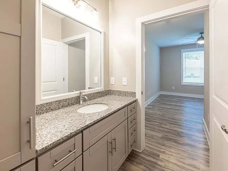 Foxwood Apartments — Photo 125