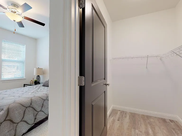 1001 Russell Blvd — Photo 21