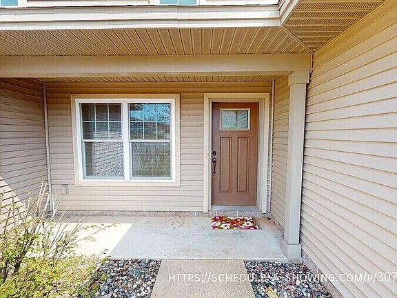 3rd image of 1802 N Creek Dr