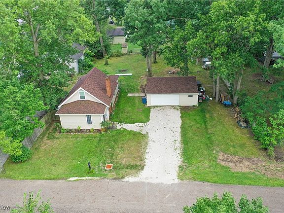 4th image of 17621 Milton Ave